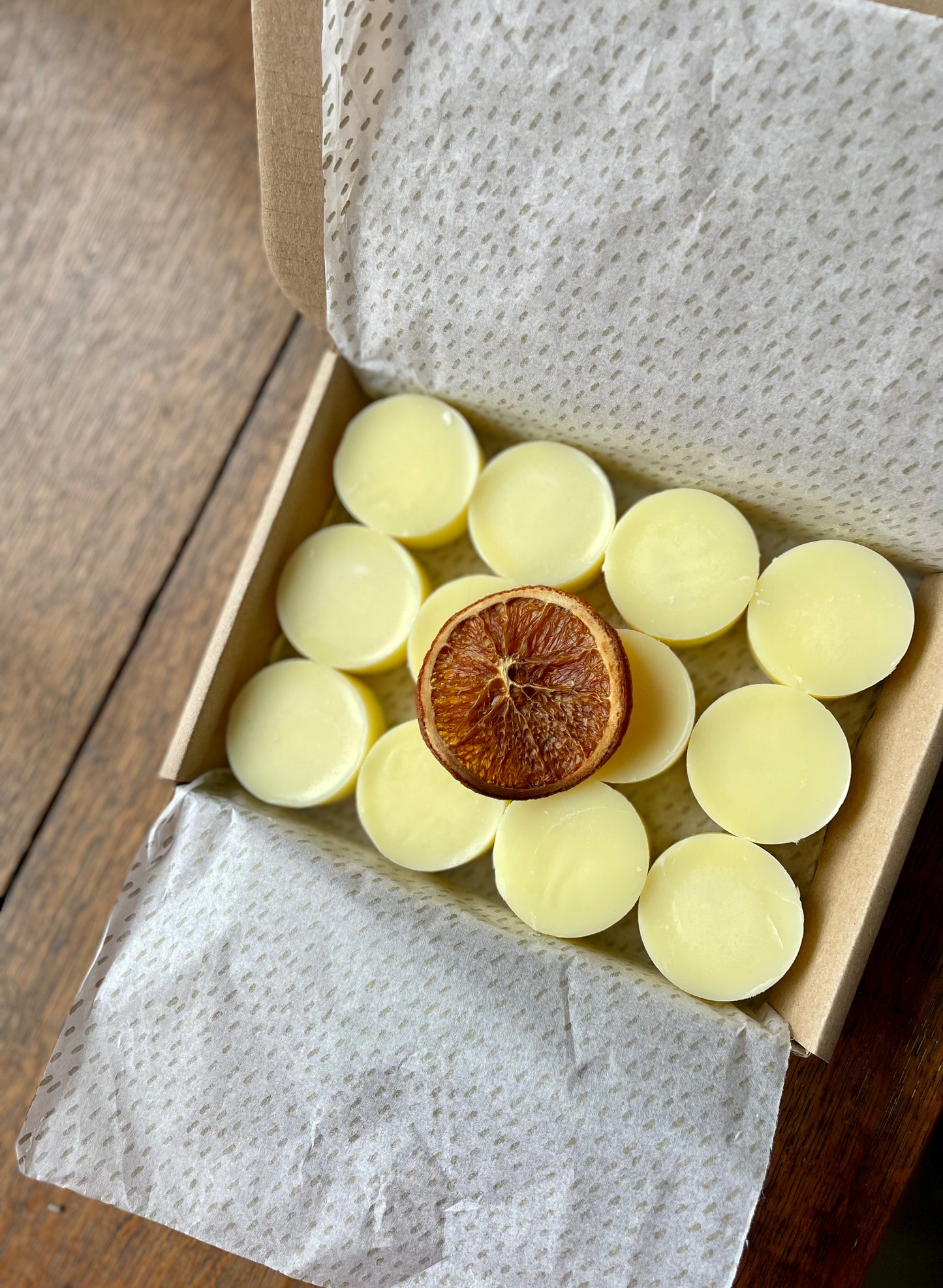 botanucal essential oul wax melts orsnge & cinnamon winter spice